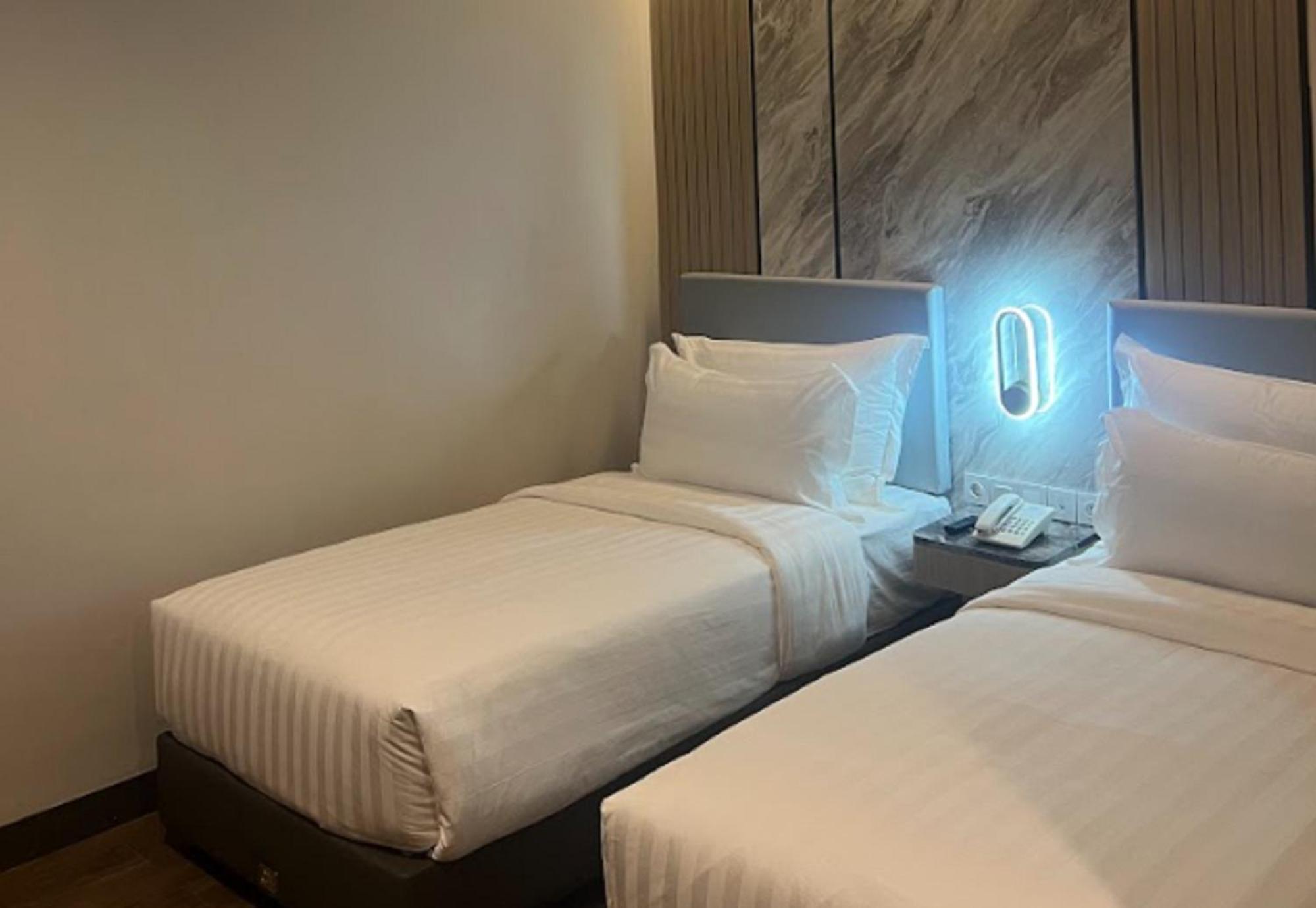 D'Primahotel Pik Джакарта Екстер'єр фото
